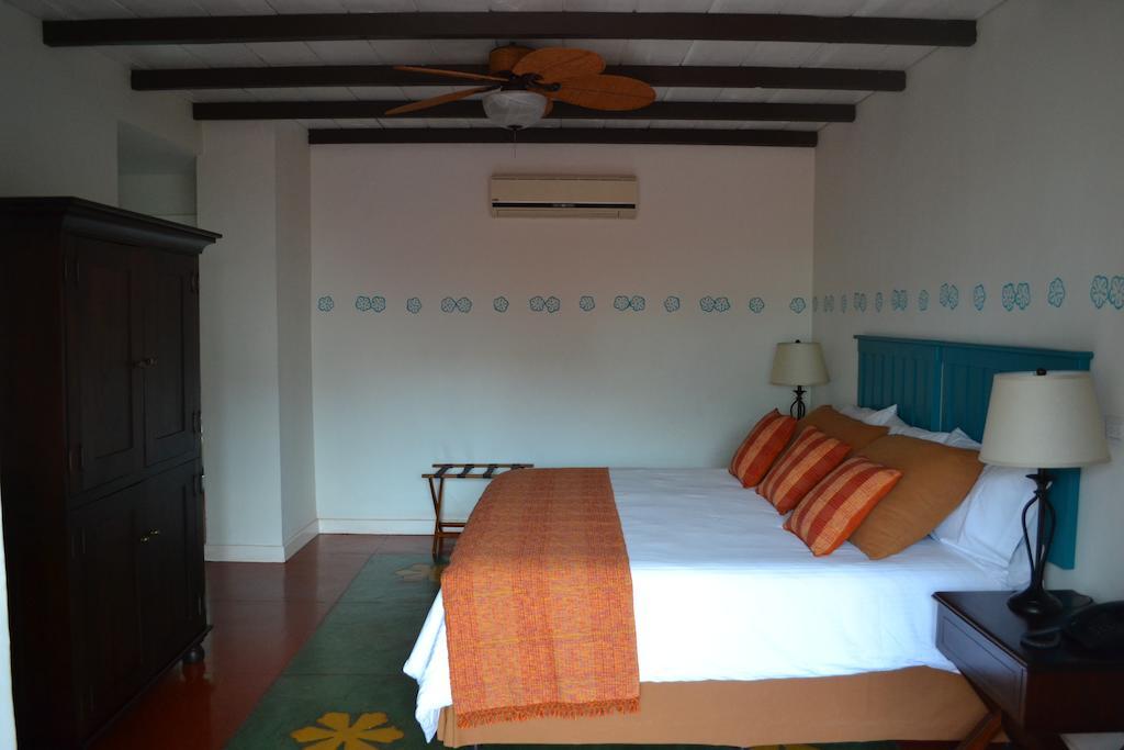 Hotel Isla De Флорес Стая снимка