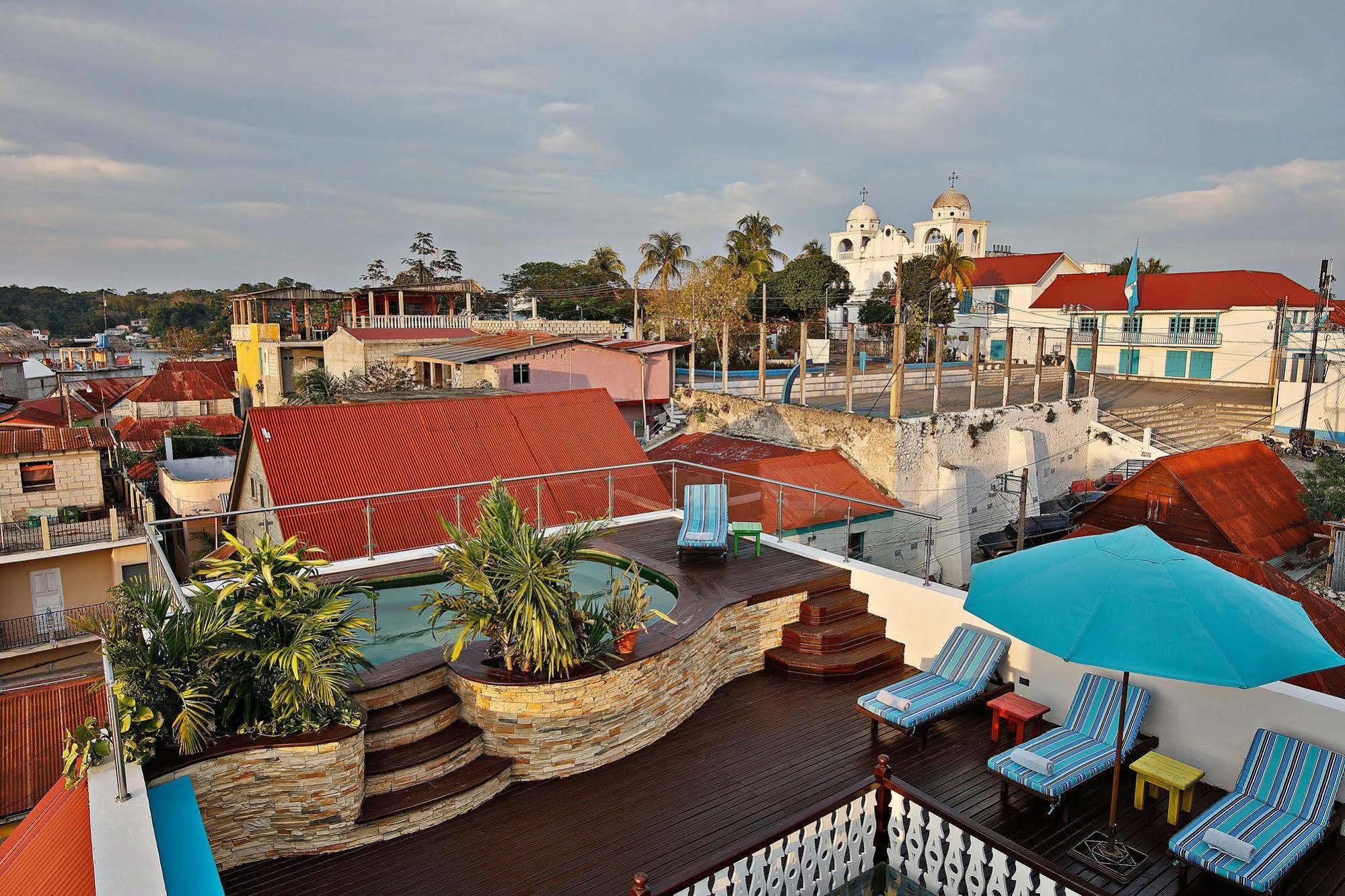 Hotel Isla De Флорес Екстериор снимка